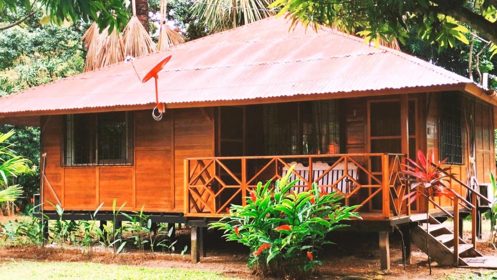 Manish Hotel Ecologico Pucallpa Exteriör bild