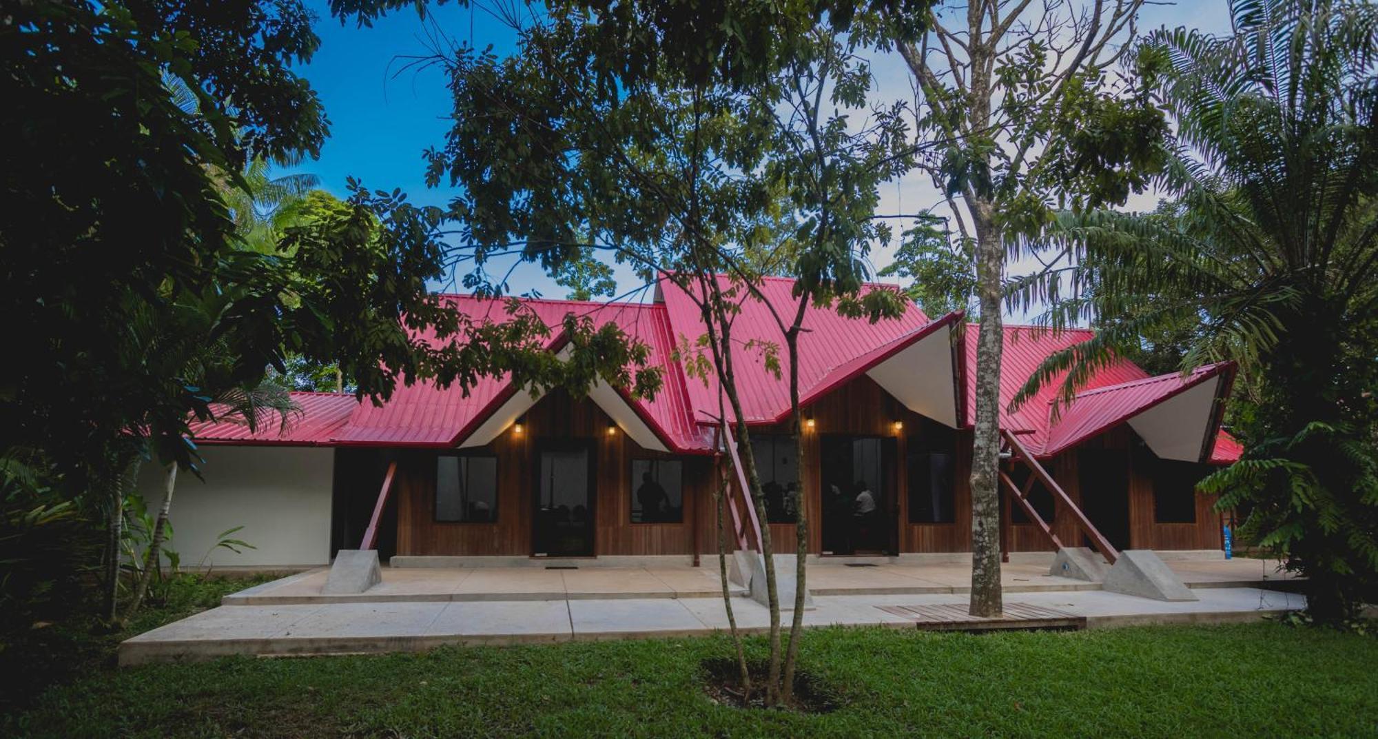 Manish Hotel Ecologico Pucallpa Exteriör bild