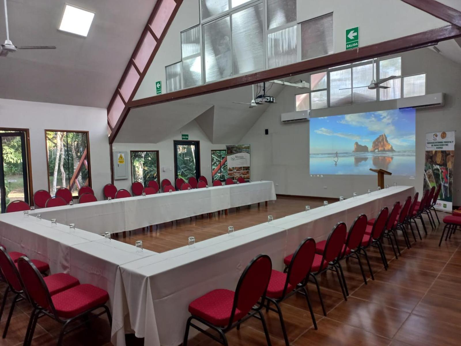Manish Hotel Ecologico Pucallpa Exteriör bild