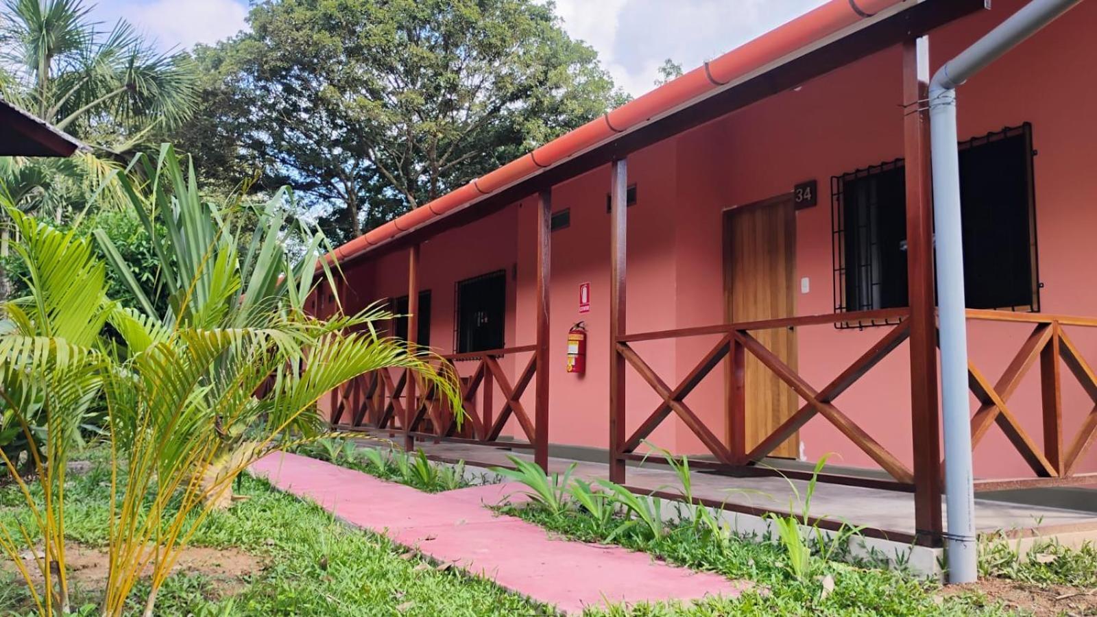 Manish Hotel Ecologico Pucallpa Exteriör bild