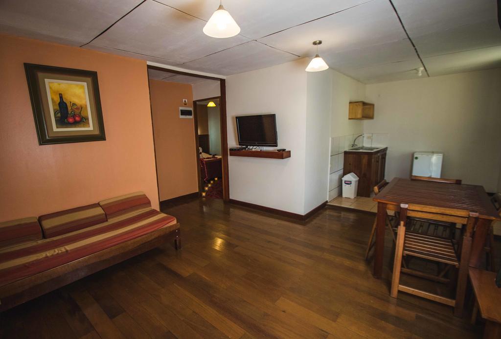 Manish Hotel Ecologico Pucallpa Exteriör bild